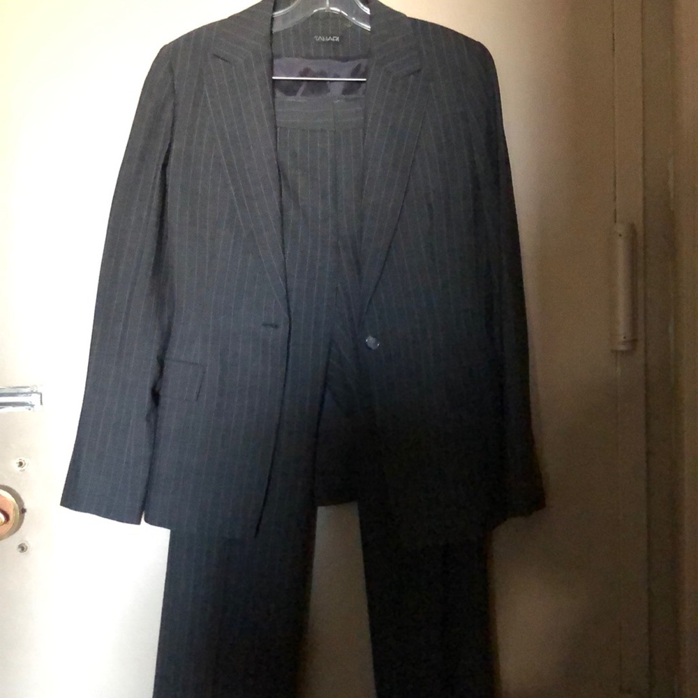 Tahari Wool Pinstripe Pant Suit Size 6